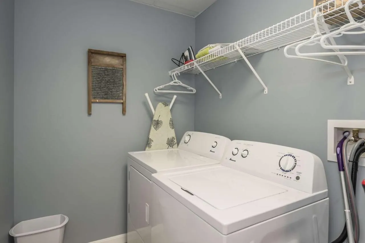 Apartment Whispering Sands 301