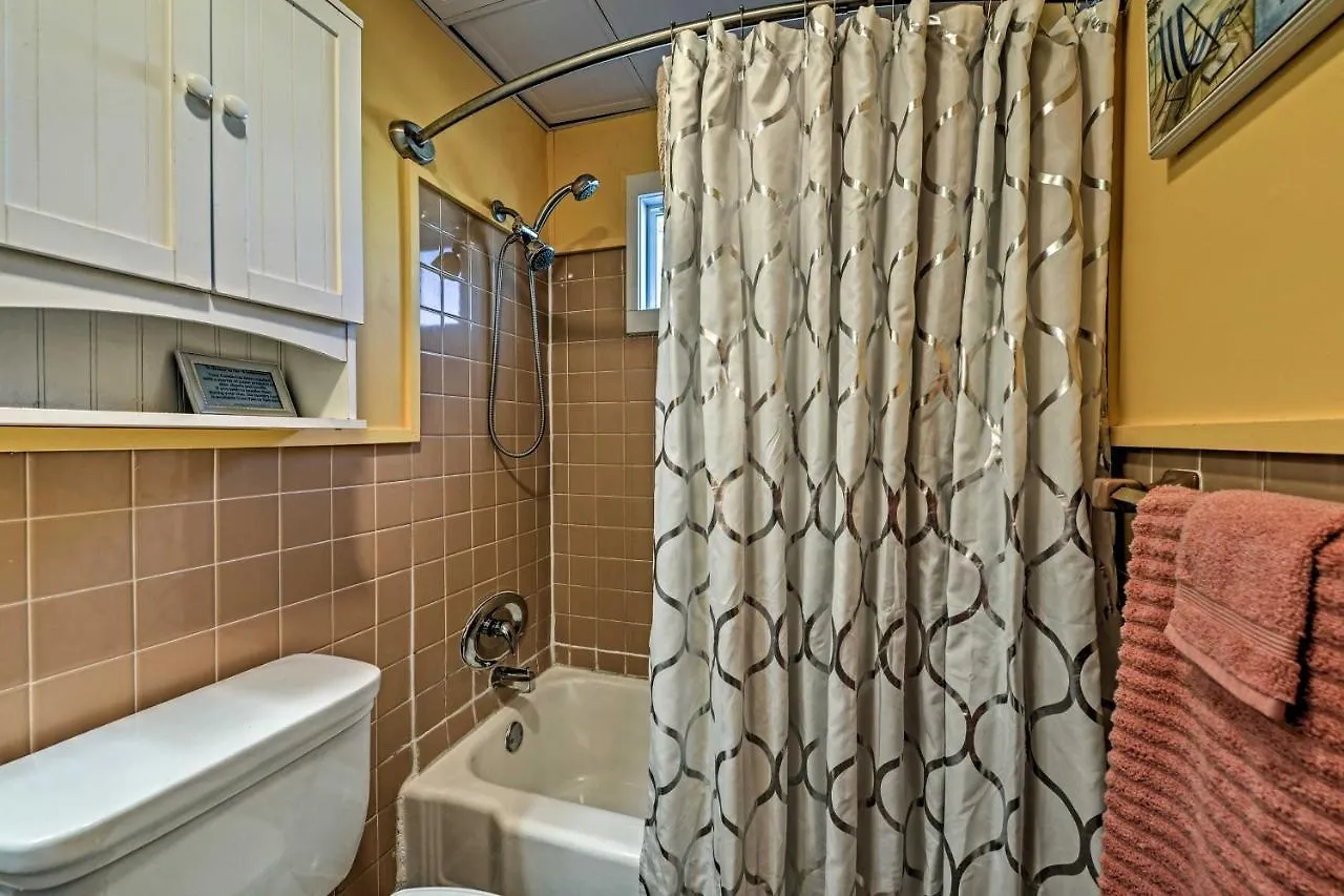 Bright Ocean Escape With Direct Access! Lägenhet