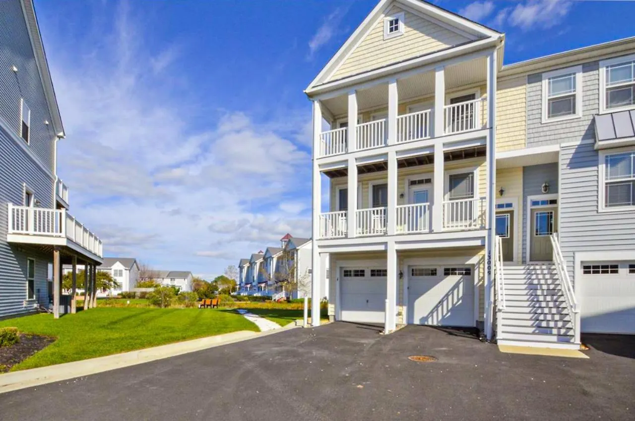 13009 Bowline Ln 1 *