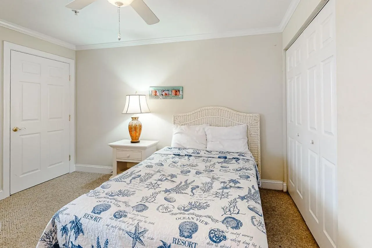 4100 Coastal #102 Daire *