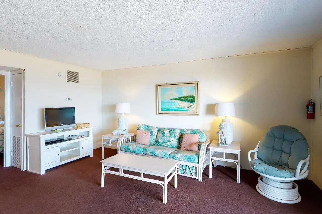 Tropicana 8 Apartment *