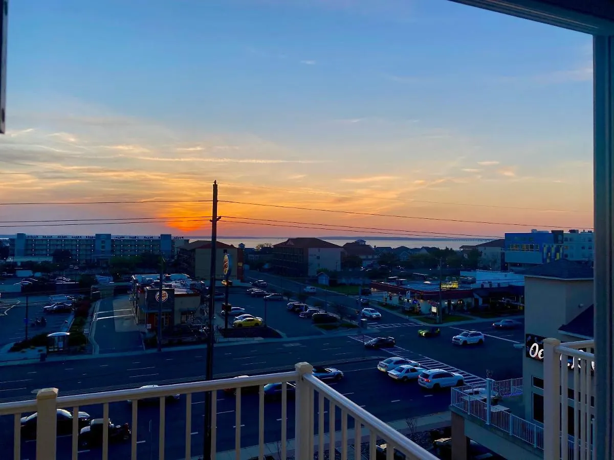 Hotel La Quinta By Wyndham Ocean 3*