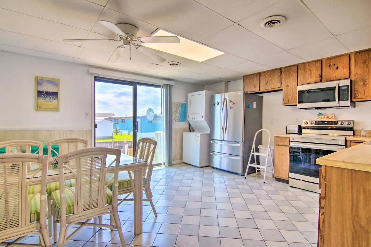 Ocean Townhome, Deck With Canal Access! Holiday home *