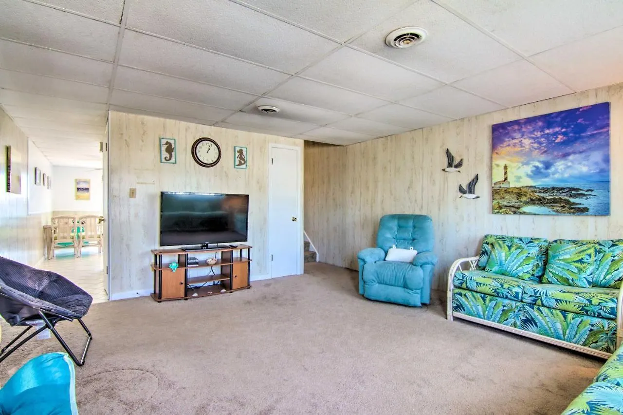 Holiday home Ocean Townhome, Deck With Canal Access! *