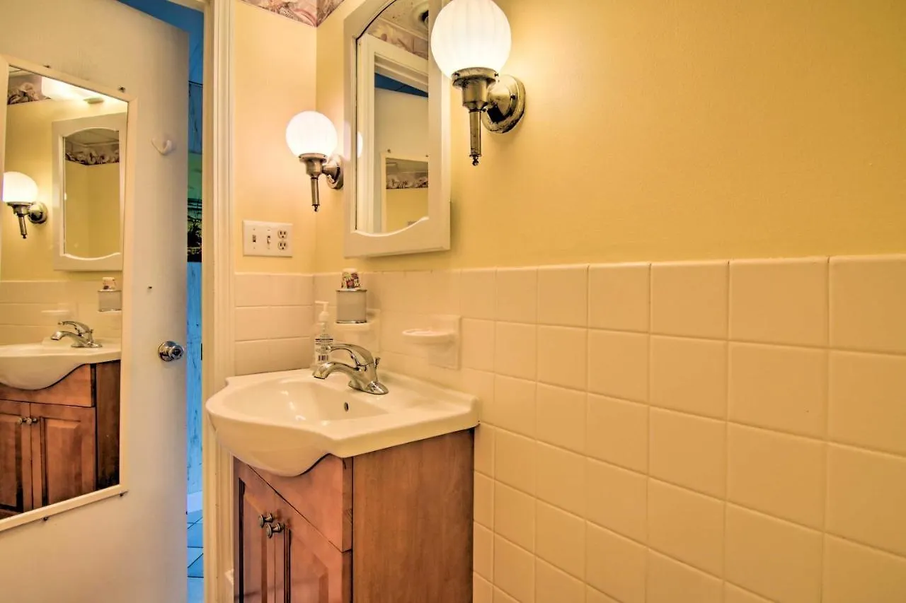 Ocean Townhome, Deck With Canal Access! Holiday home *