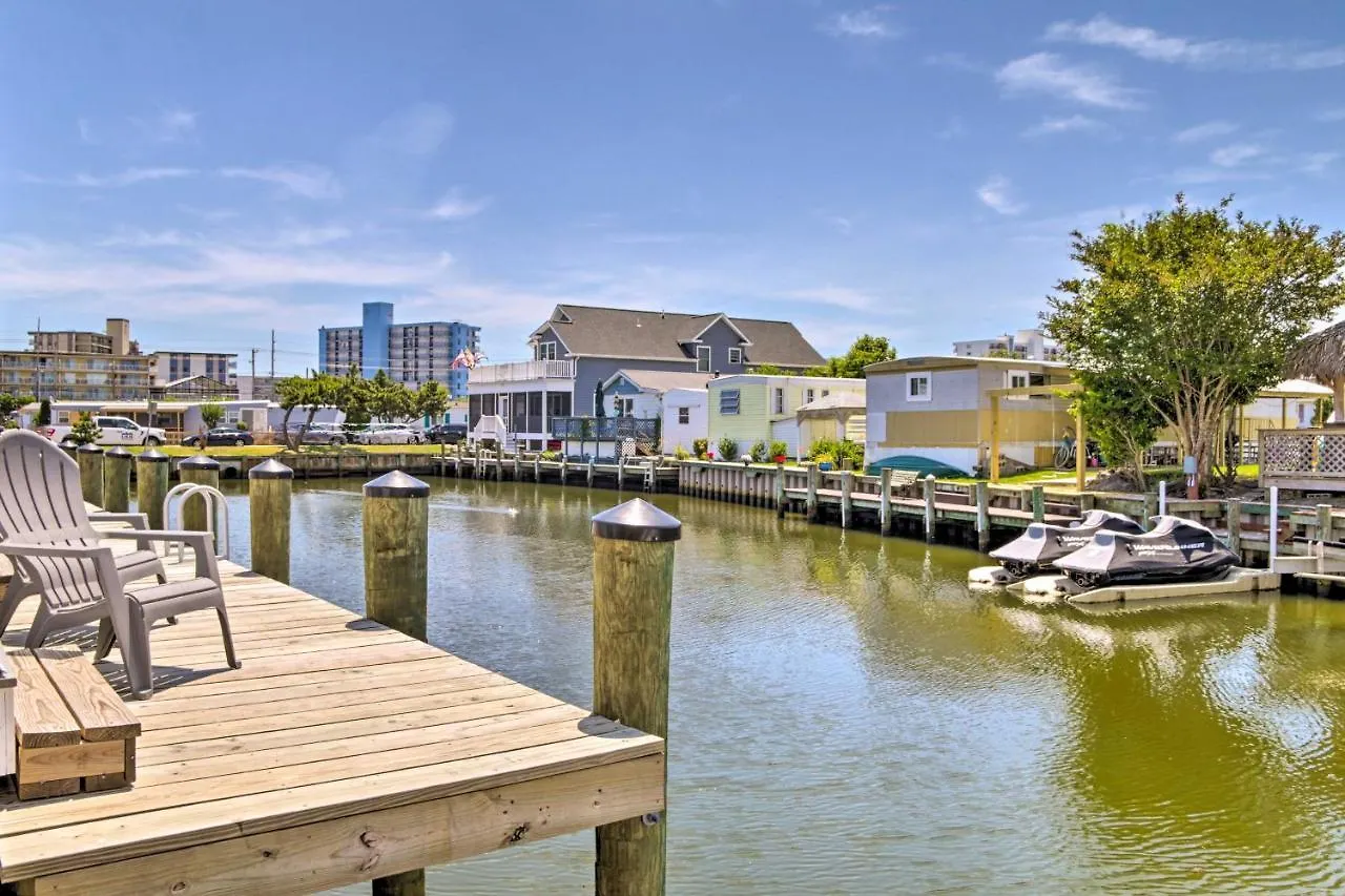 Ocean Townhome, Deck With Canal Access! Holiday home