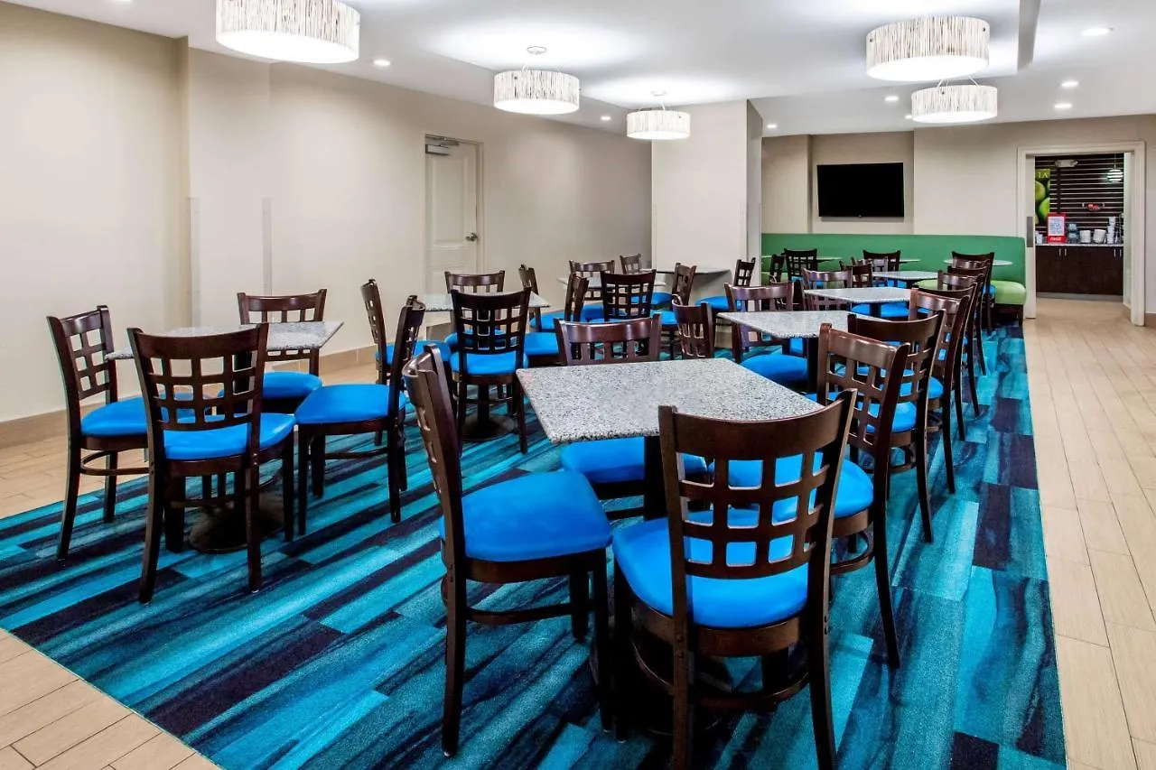Hotel La Quinta By Wyndham Ocean