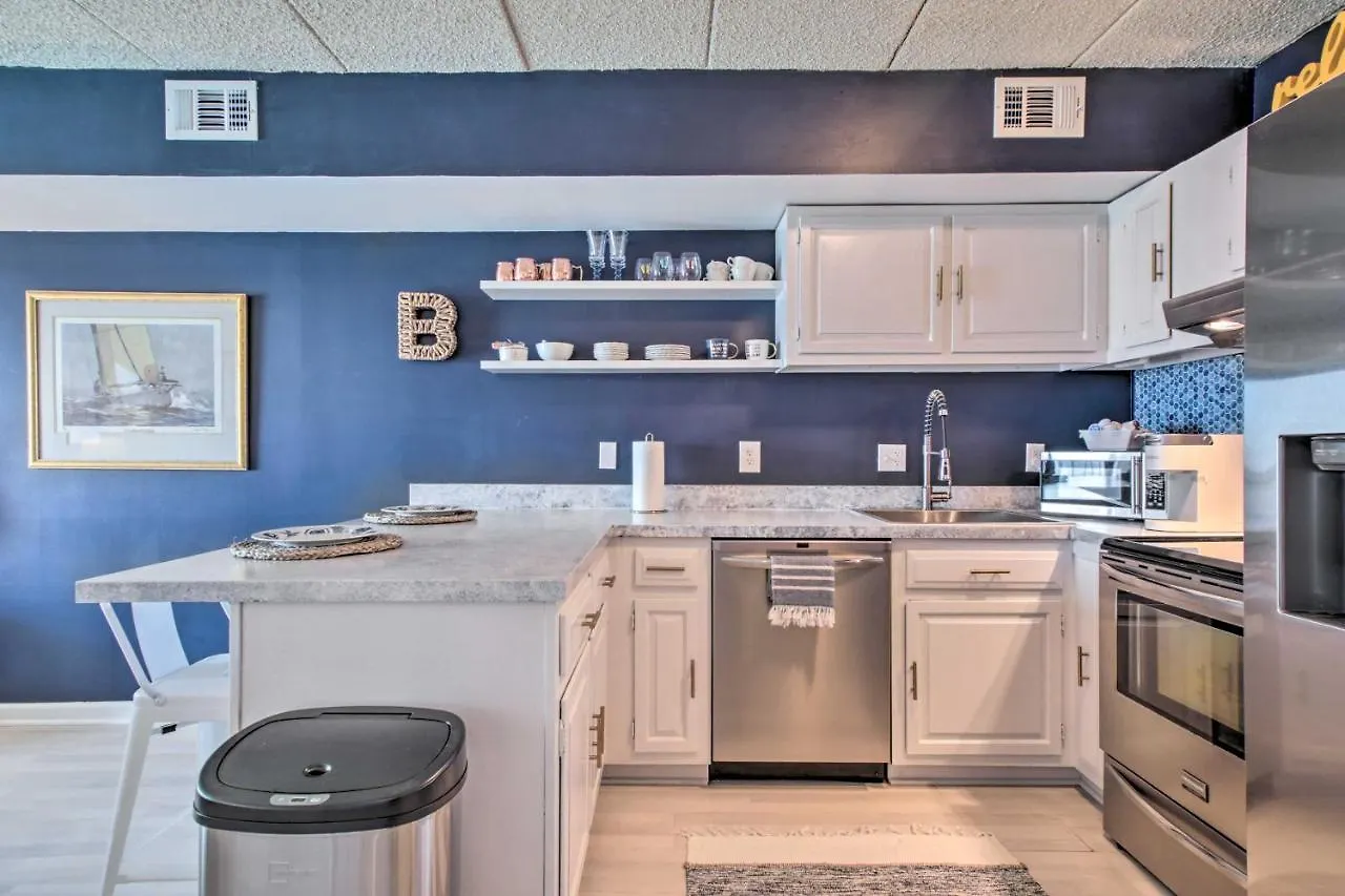 Apartment Waterfront Ocean With Nautical Charm