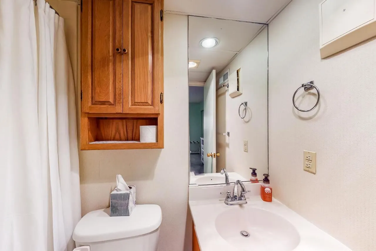 Harbour Island 206l Apartment