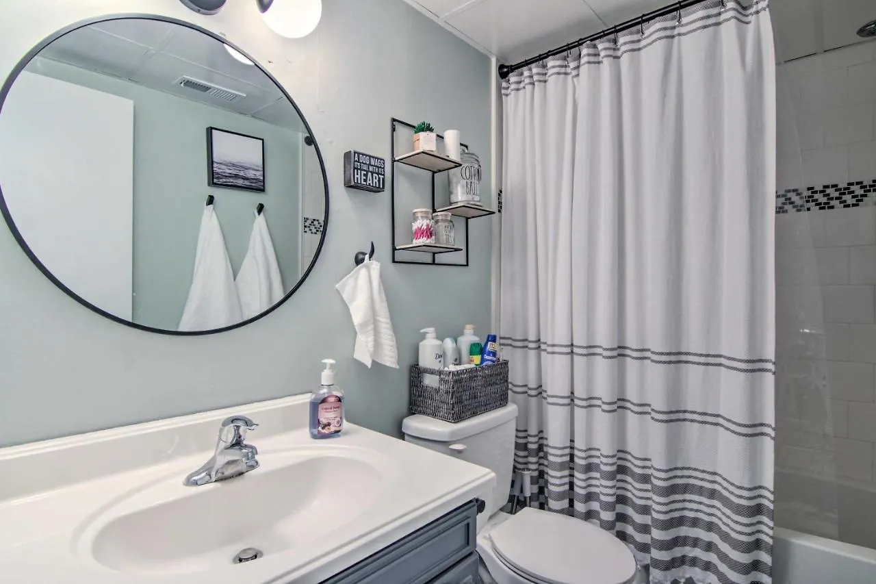Apartment Waterfront Ocean With Nautical Charm *
