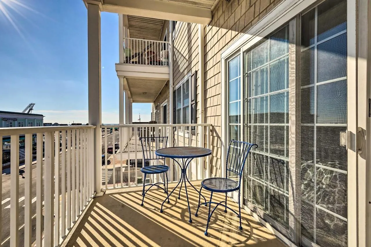 Downtown Ocean Balcony With Inlet View Apartment