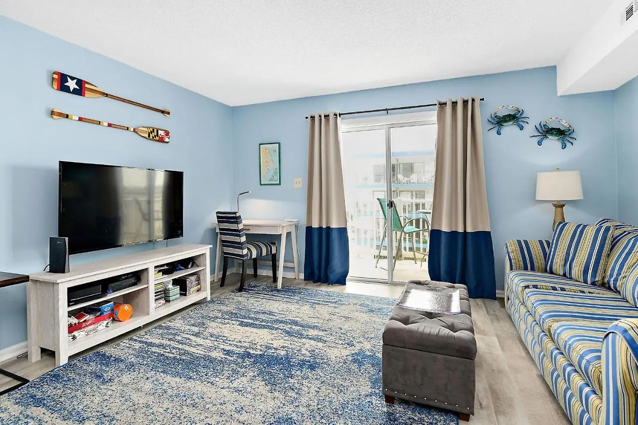 Marylander Condominiums, 90 Steps From The Apartahotel