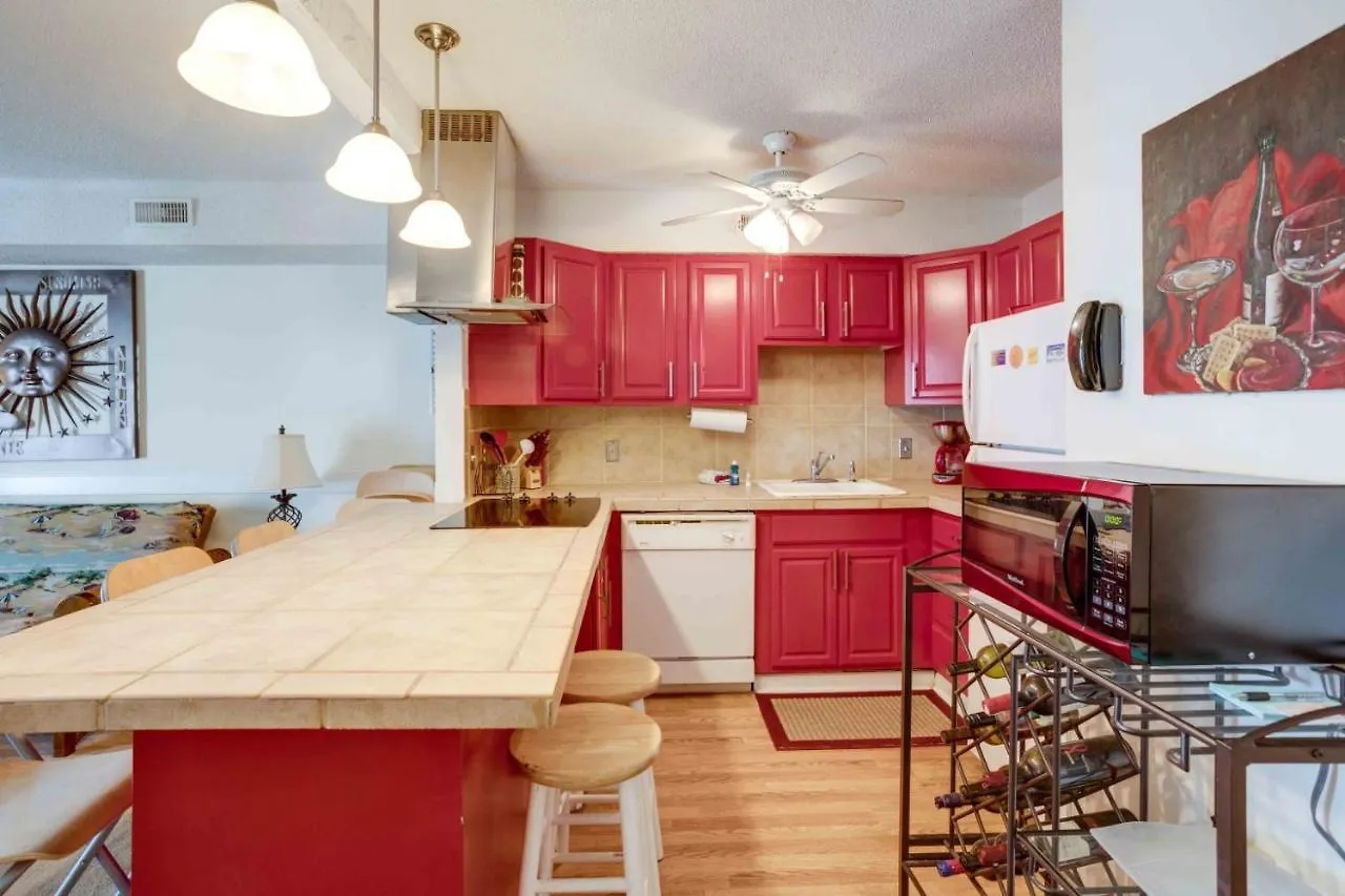 Apartahotel Marylander Condominiums, 90 Steps From The Ocean City