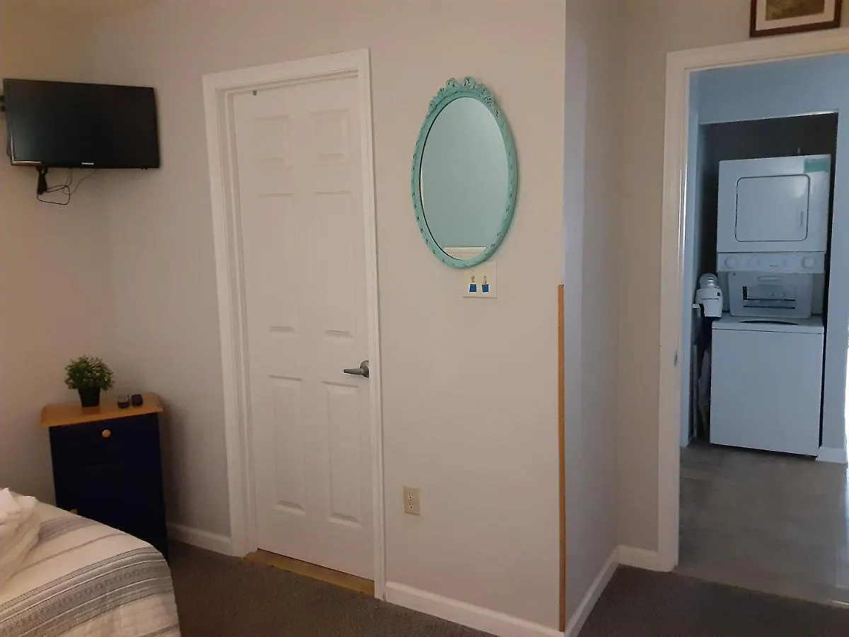 Marylander Condominiums, 90 Steps From The 4*