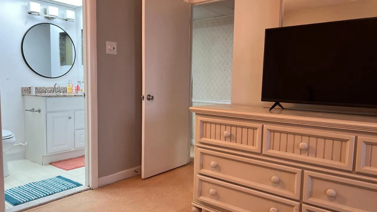 Oceanfront With Pool And Direct Access On 30th Street Apartment