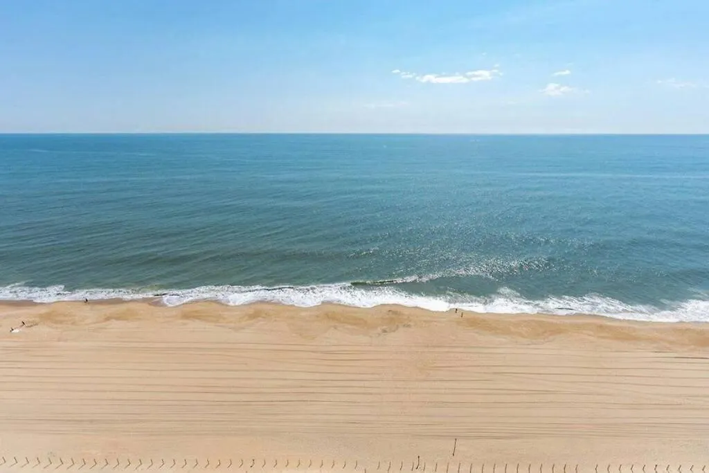 Stunning Oceanfront 2 Story * Ocean City