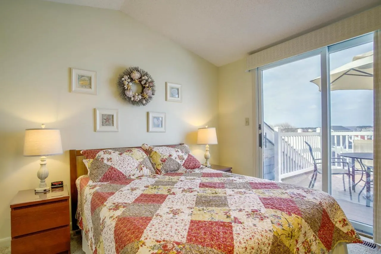Ocean Vacation - Walk To The Beach! Apartment *