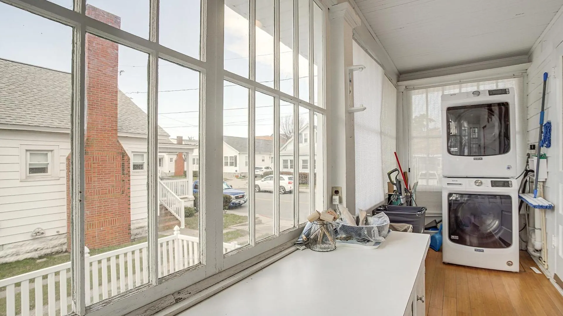 Casa vacanze Ocean Escape With Cozy Porch Walk To Boardwalk