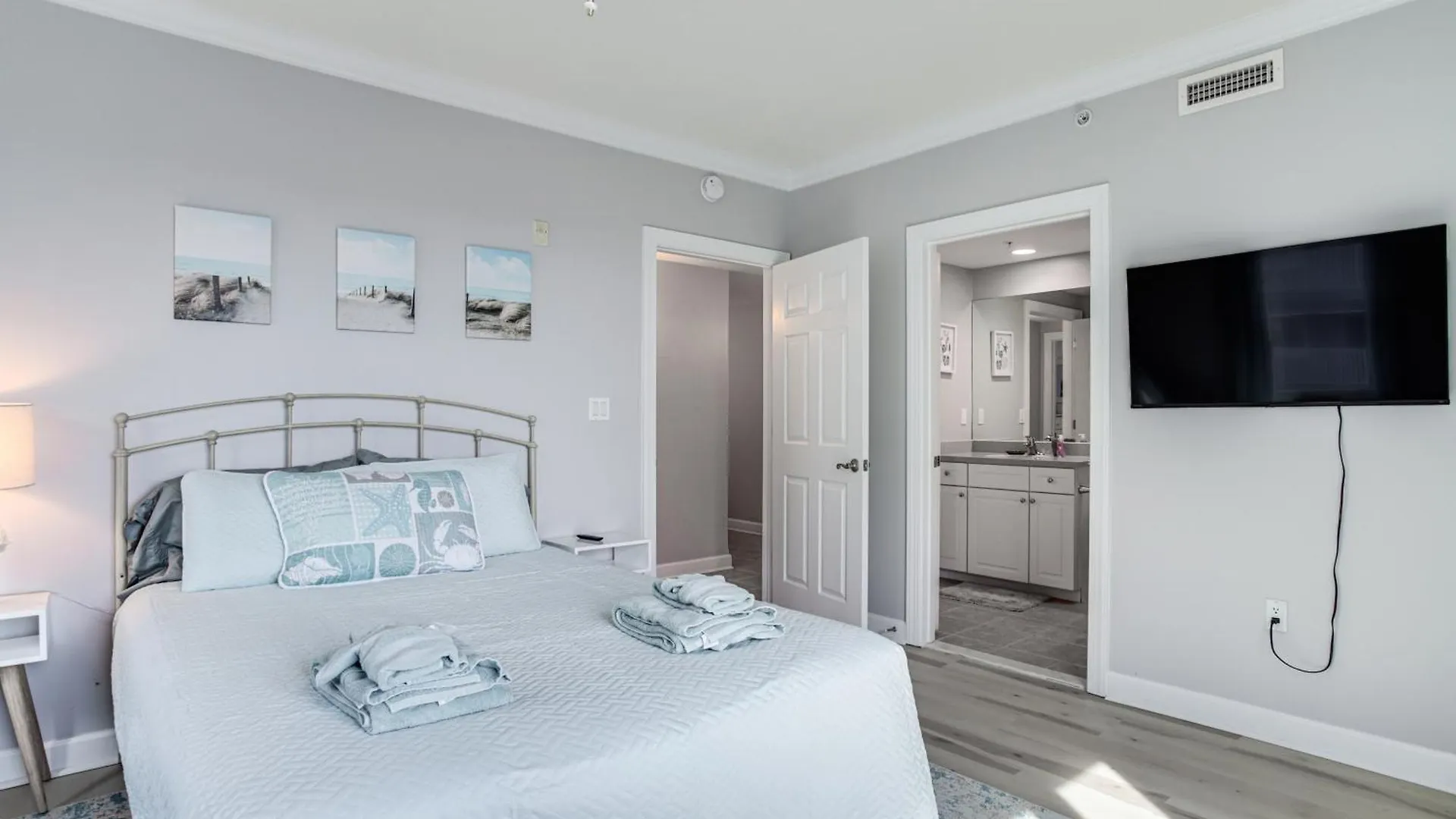 Ocean Inlet Escape With Balcony And Bay Views! *