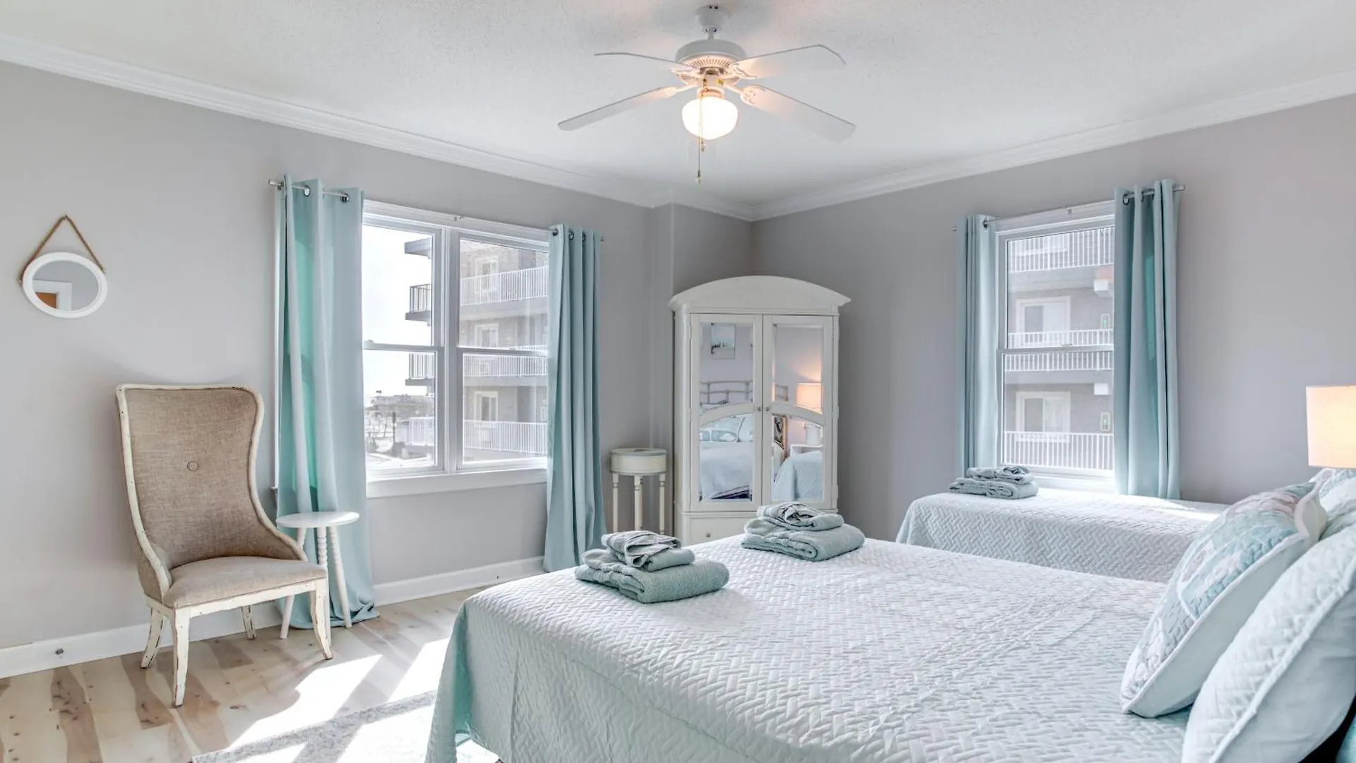 Ocean Inlet Escape With Balcony And Bay Views!