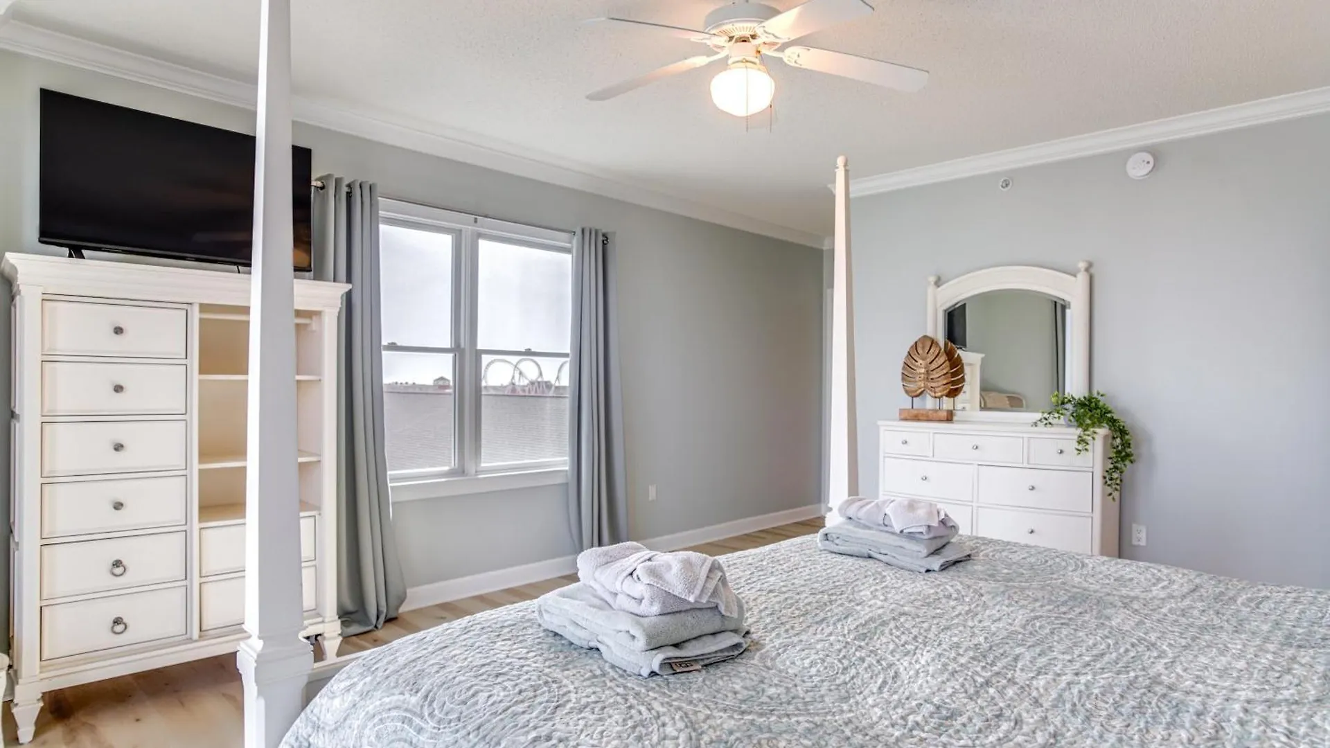 Ocean Inlet Escape With Balcony And Bay Views! 公寓