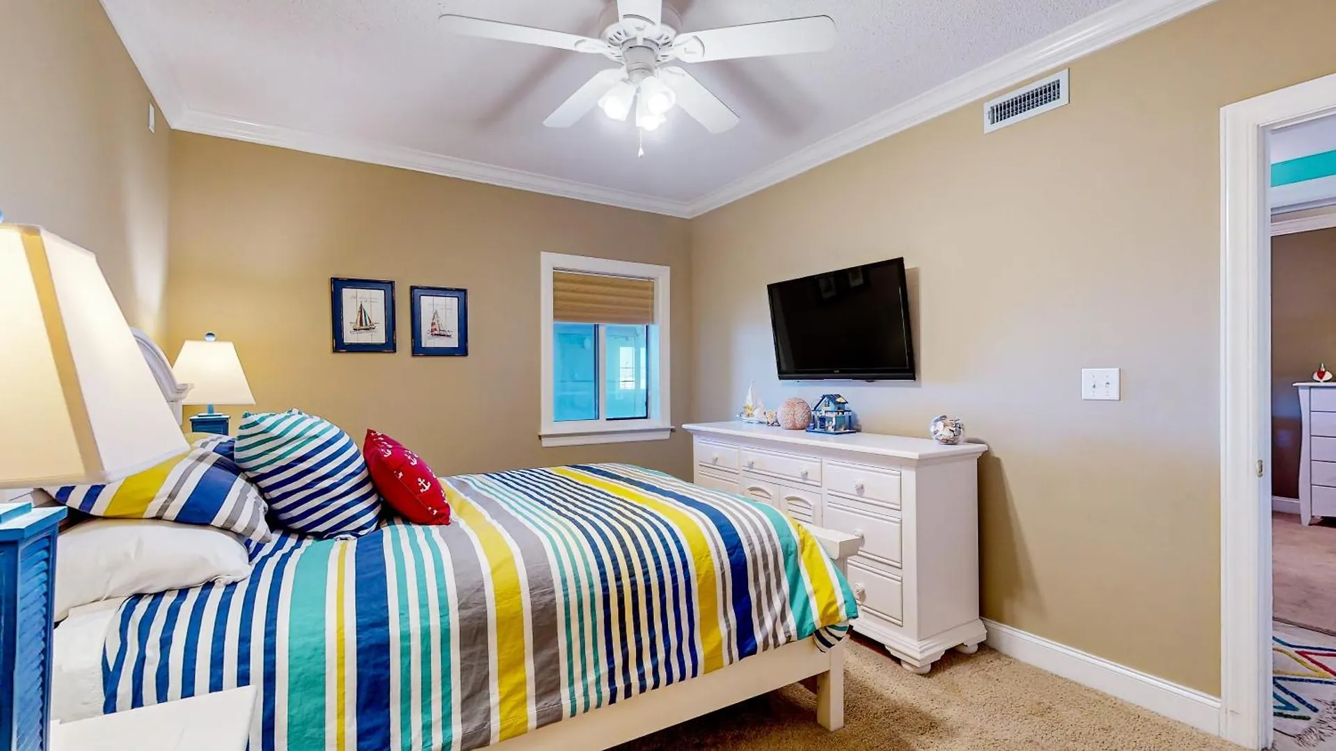 Mayfair 503 Apartment *