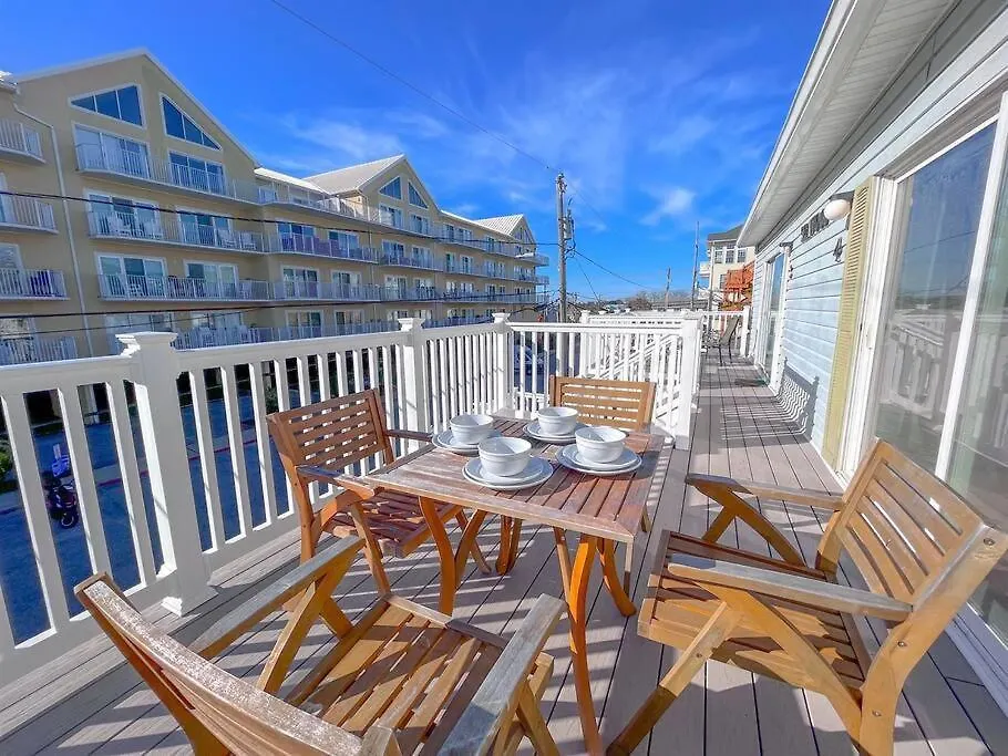 Ocean Views And Just Steps To The Beach! 펜션 *