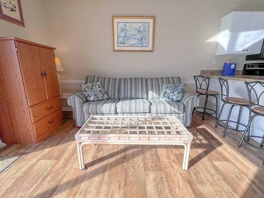 Ocean Views And Just Steps To The Beach! *