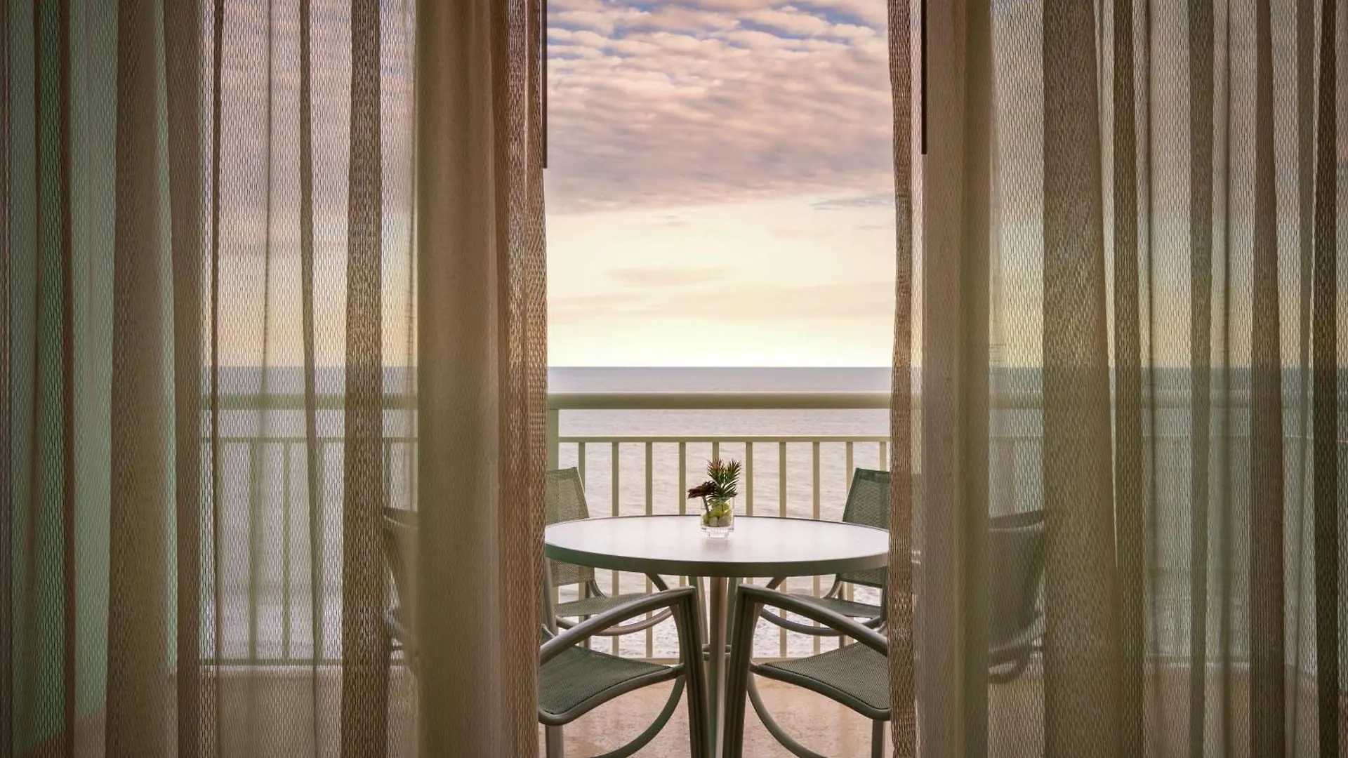 Hilton Ocean Oceanfront 4* Ocean City