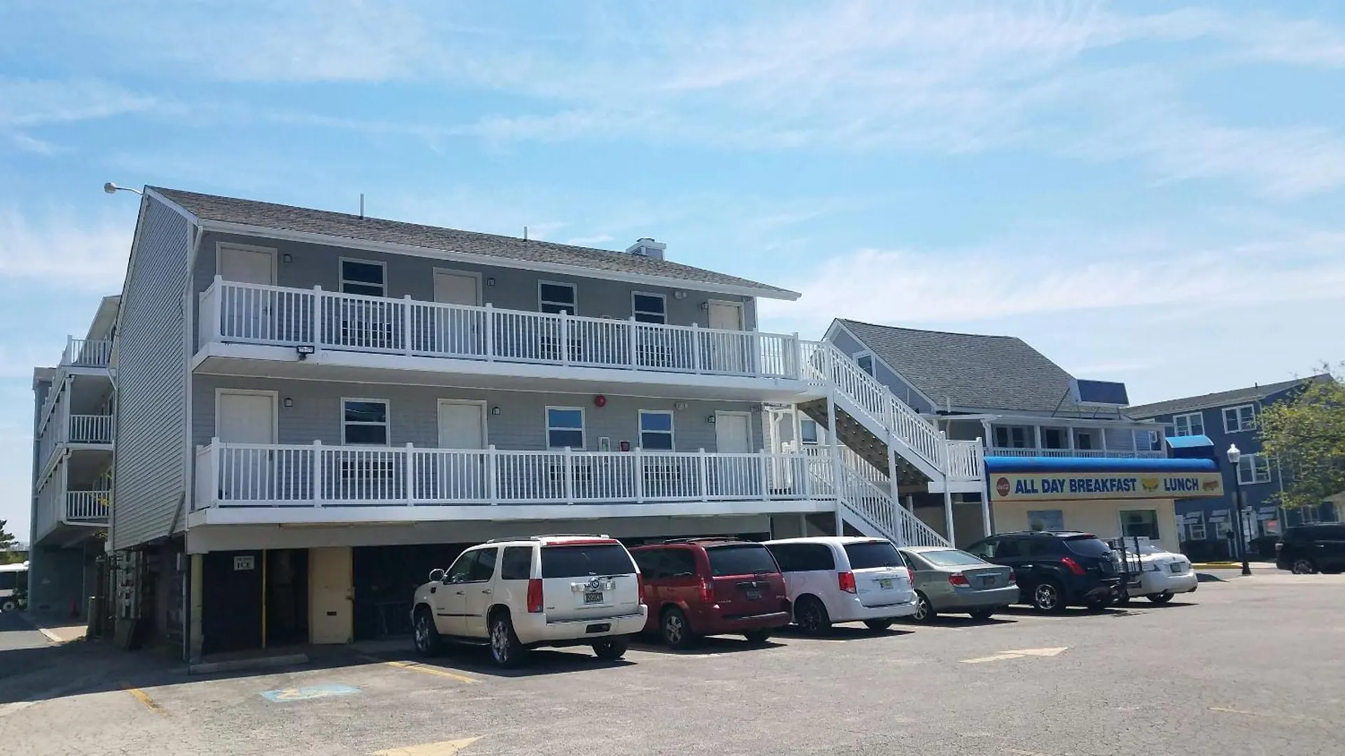 Atlantic Breeze & Motel
