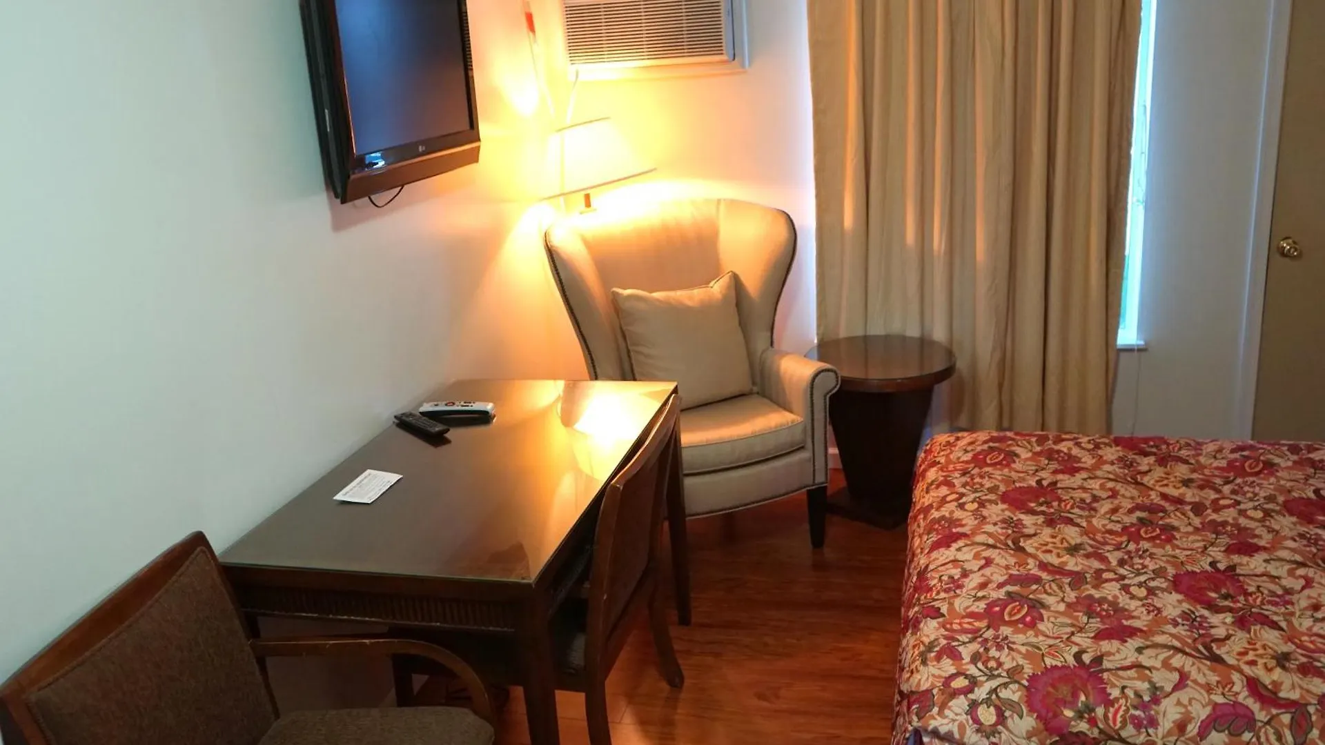 Spindrift Motel 2*