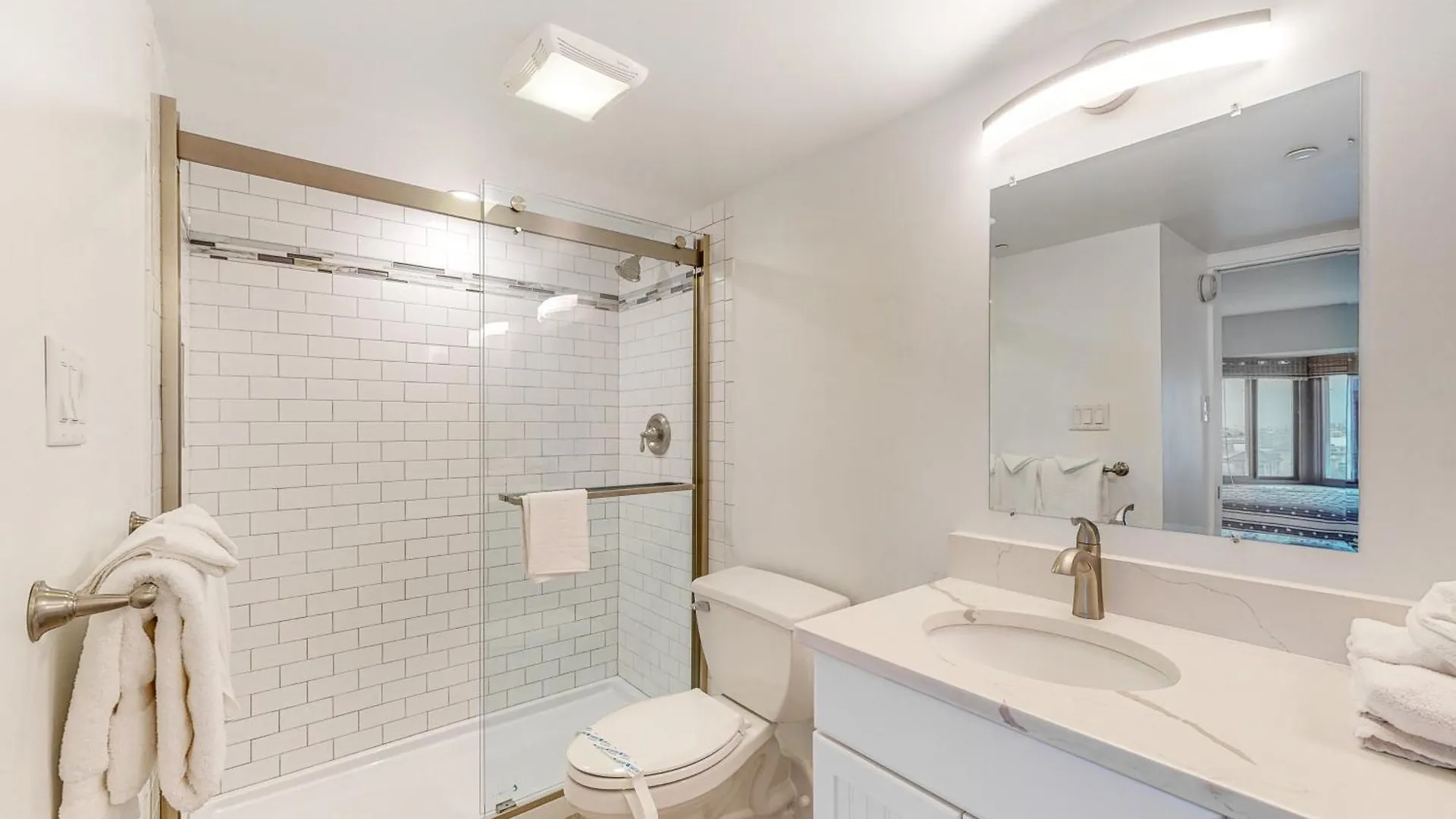 9400 Apartment