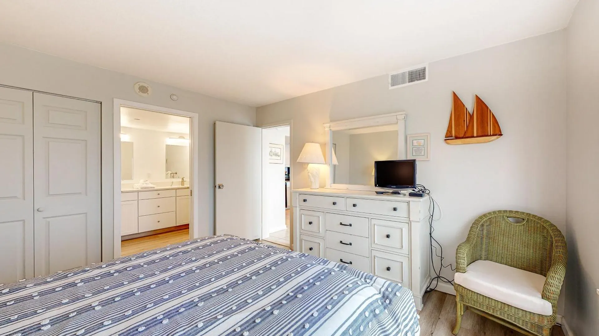 Apartment 9400 Ocean City