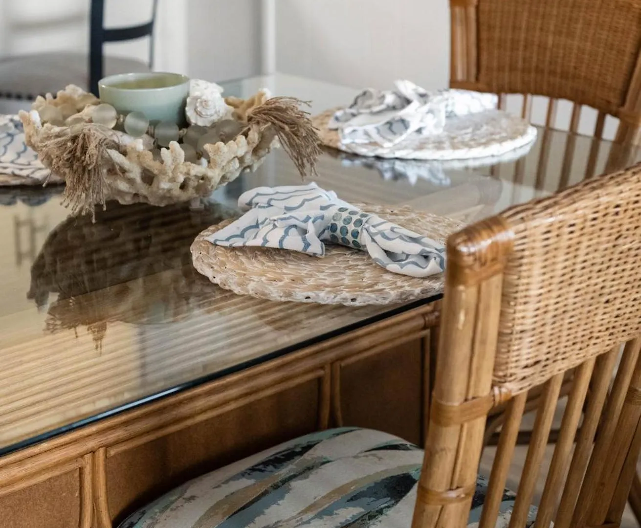 2 Bedroom Bayside With Pool In Ocmd Apartment *