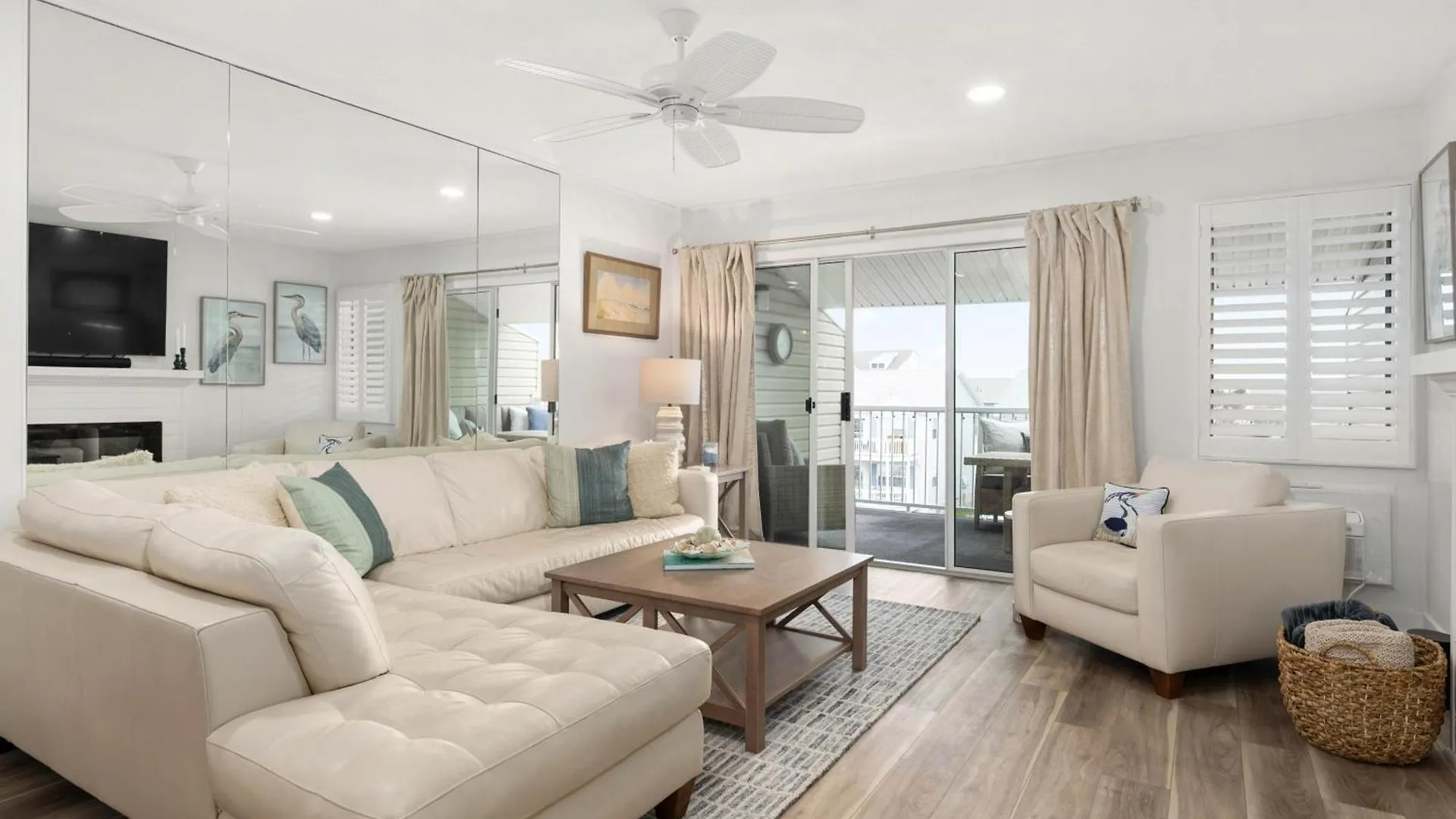 2 Bedroom Bayside With Pool In Ocmd Apartment *