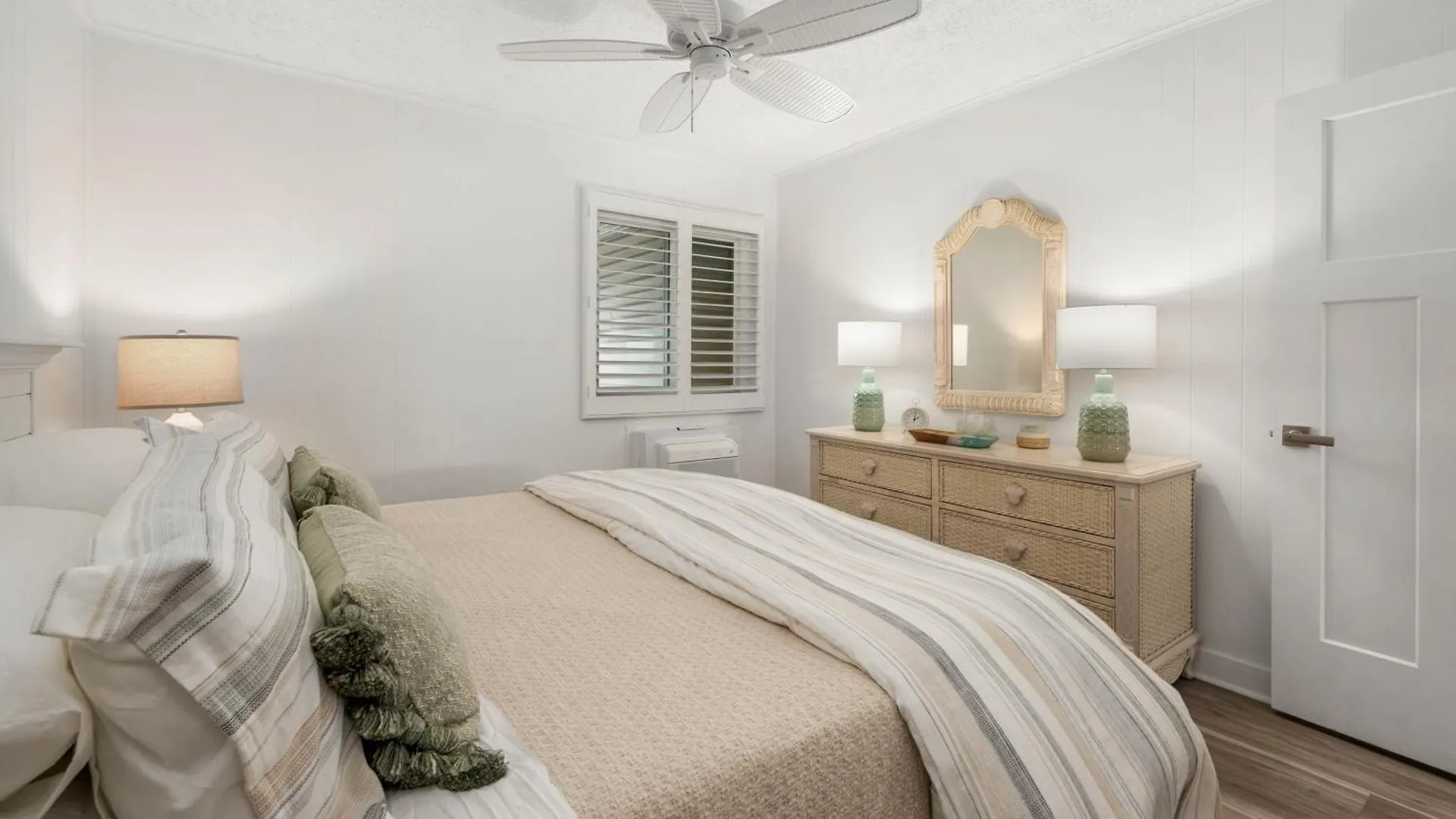 2 Bedroom Bayside With Pool In Ocmd Ocean City