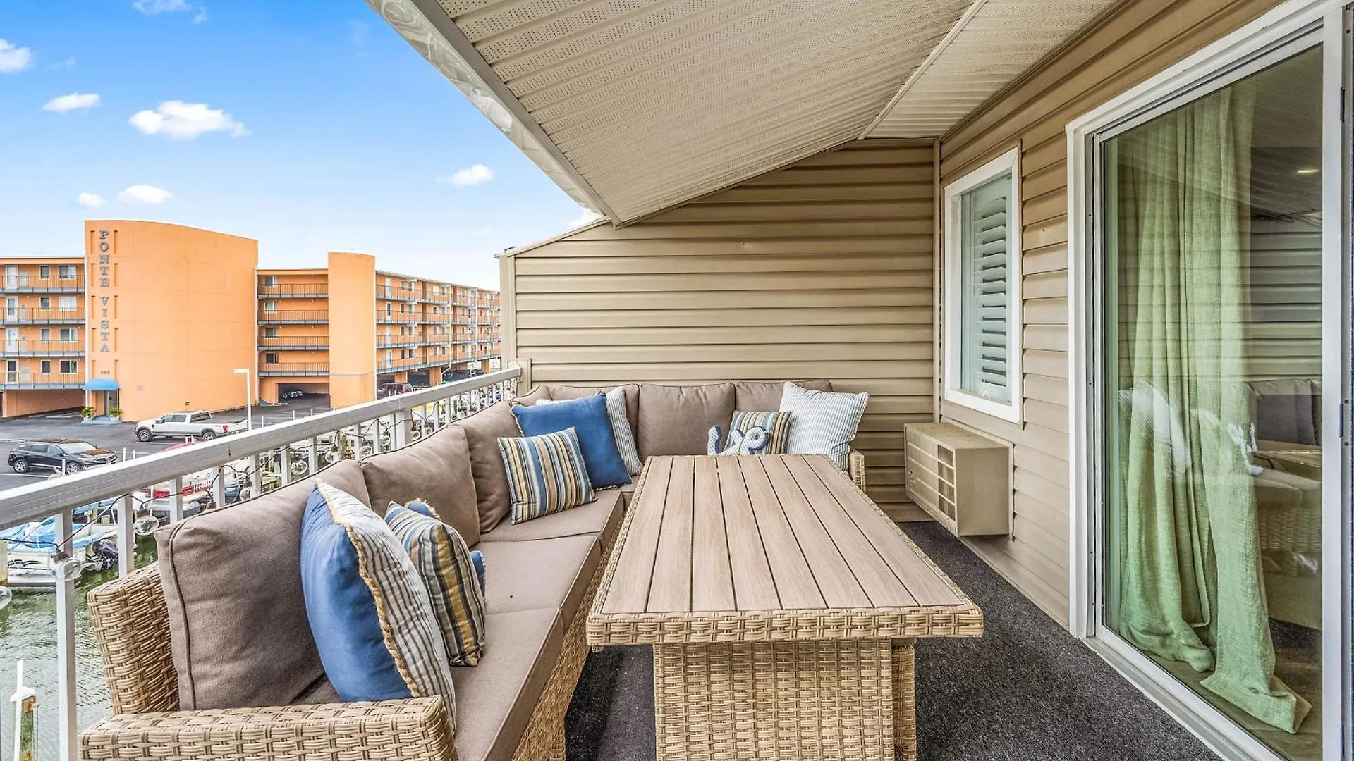 2 Bedroom Bayside With Pool In Ocmd *