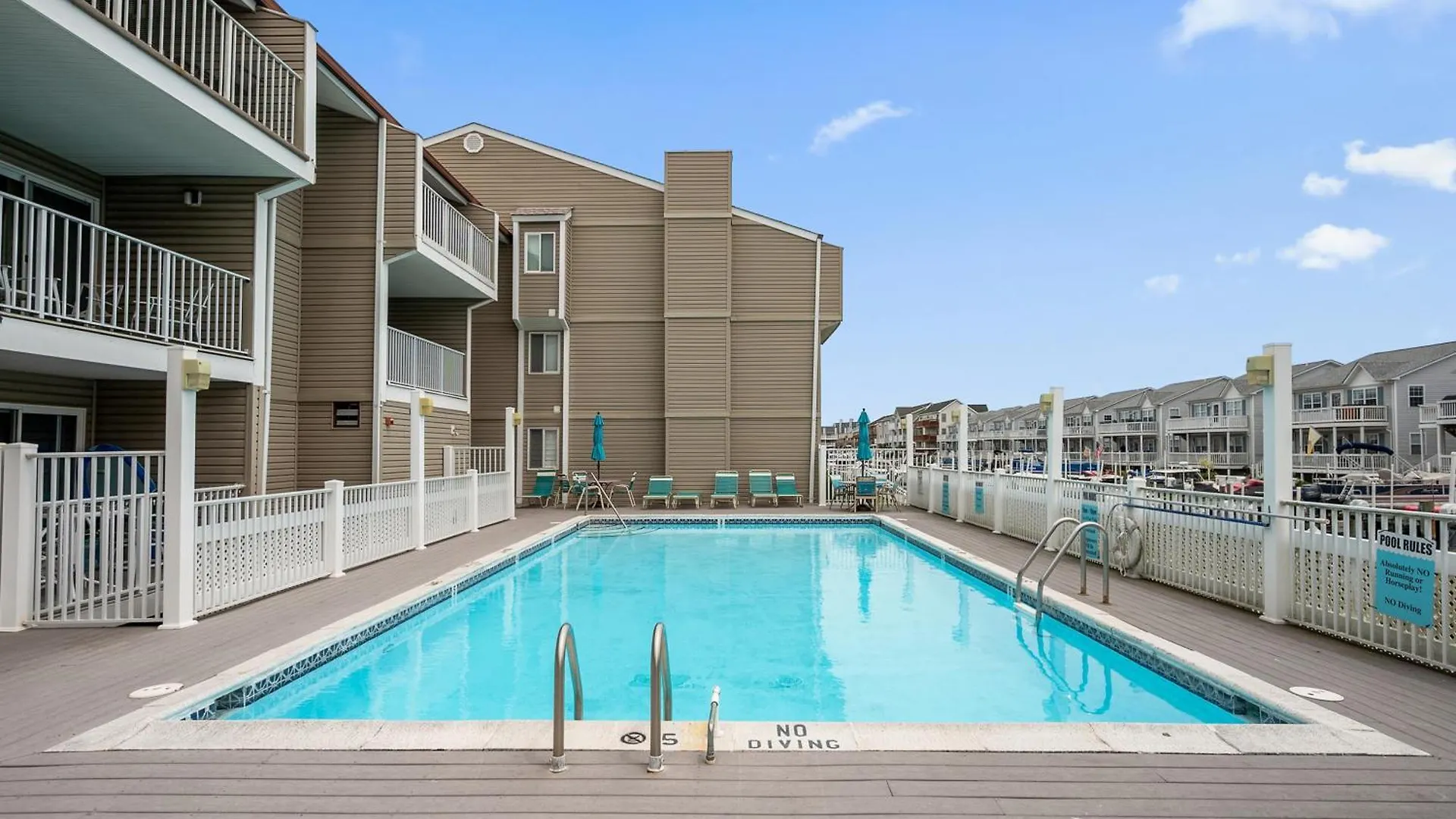 2 Bedroom Bayside With Pool In Ocmd Apartment