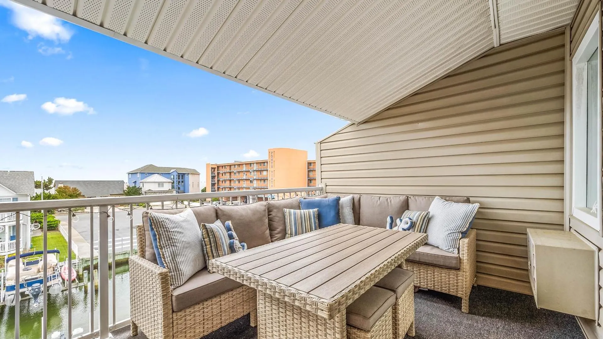 2 Bedroom Bayside With Pool In Ocmd Ocean City