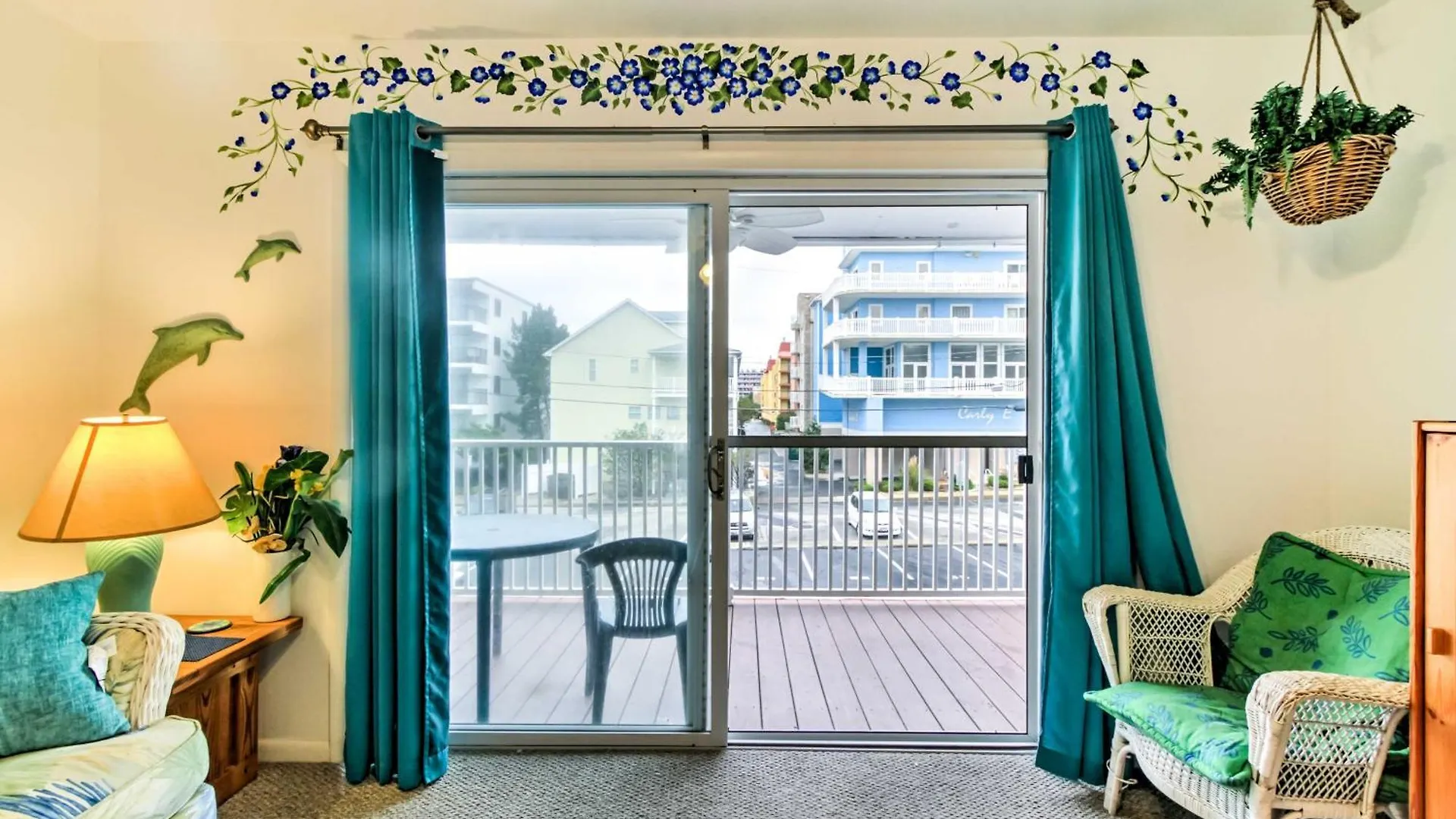 Apartment Ocean With Balcony And Ocean Views!