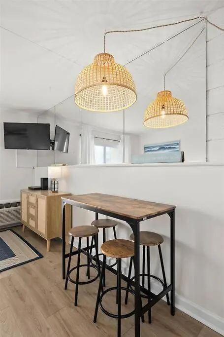 Updated Charming Studio,steps To Beach,outdoor Pool オーシャン・シティ
