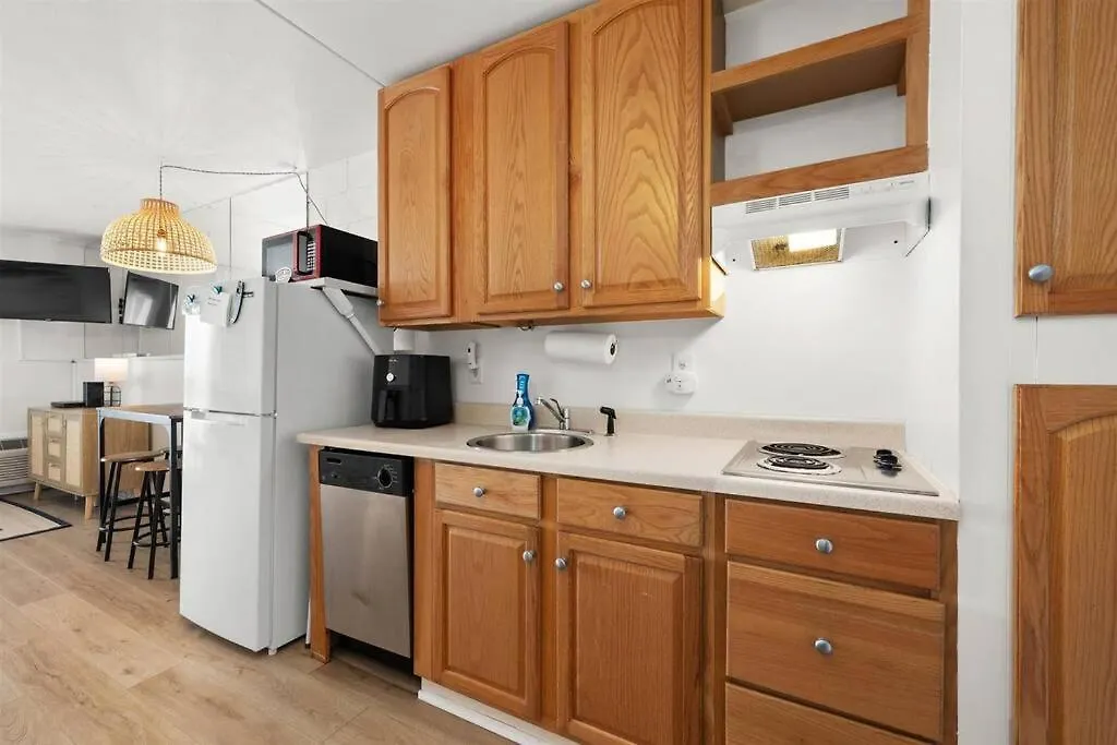 Updated Charming Studio,steps To Beach,outdoor Pool アパート *