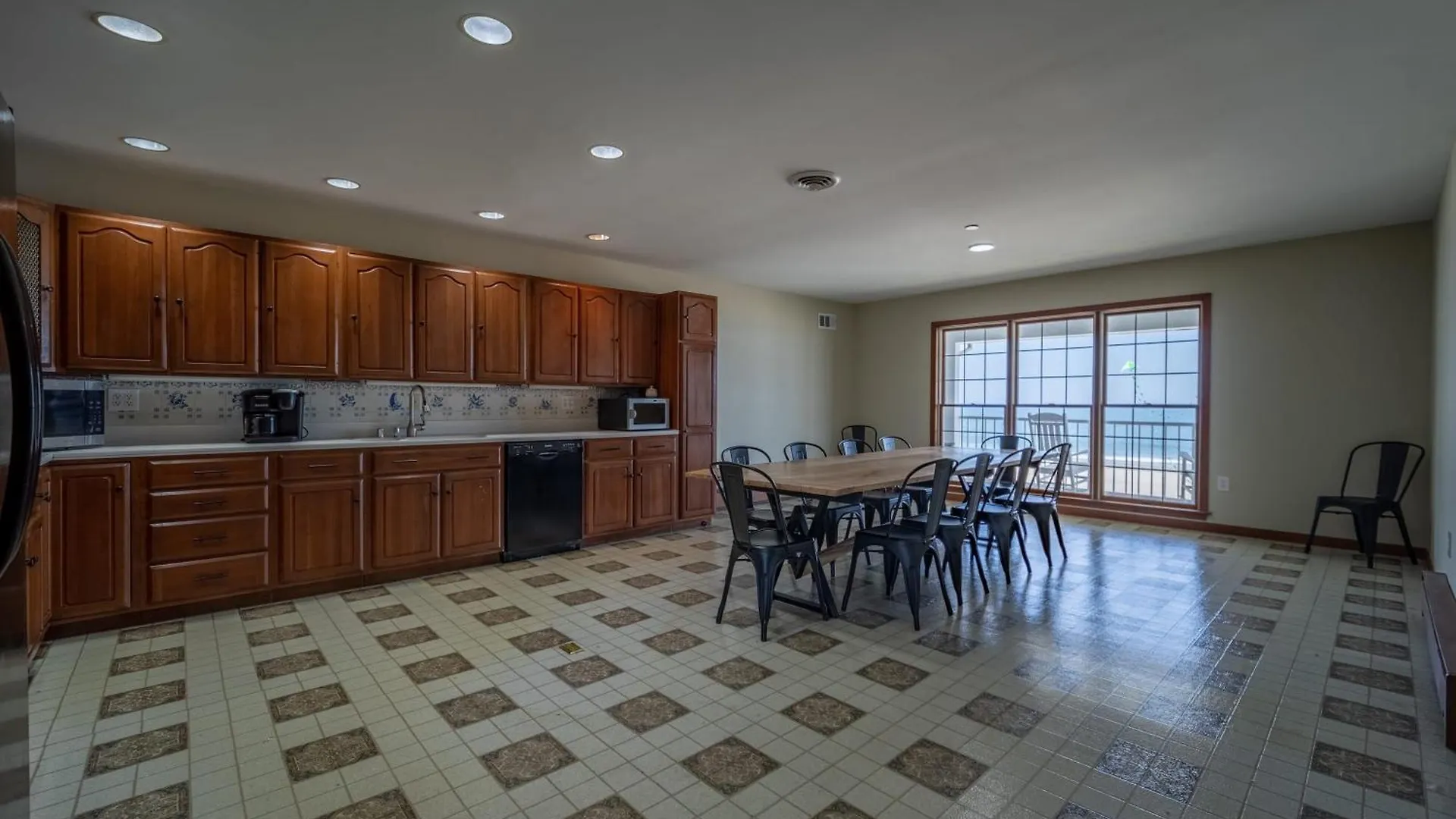 Ochg Lankford Oceanfront Penthouse Apartment