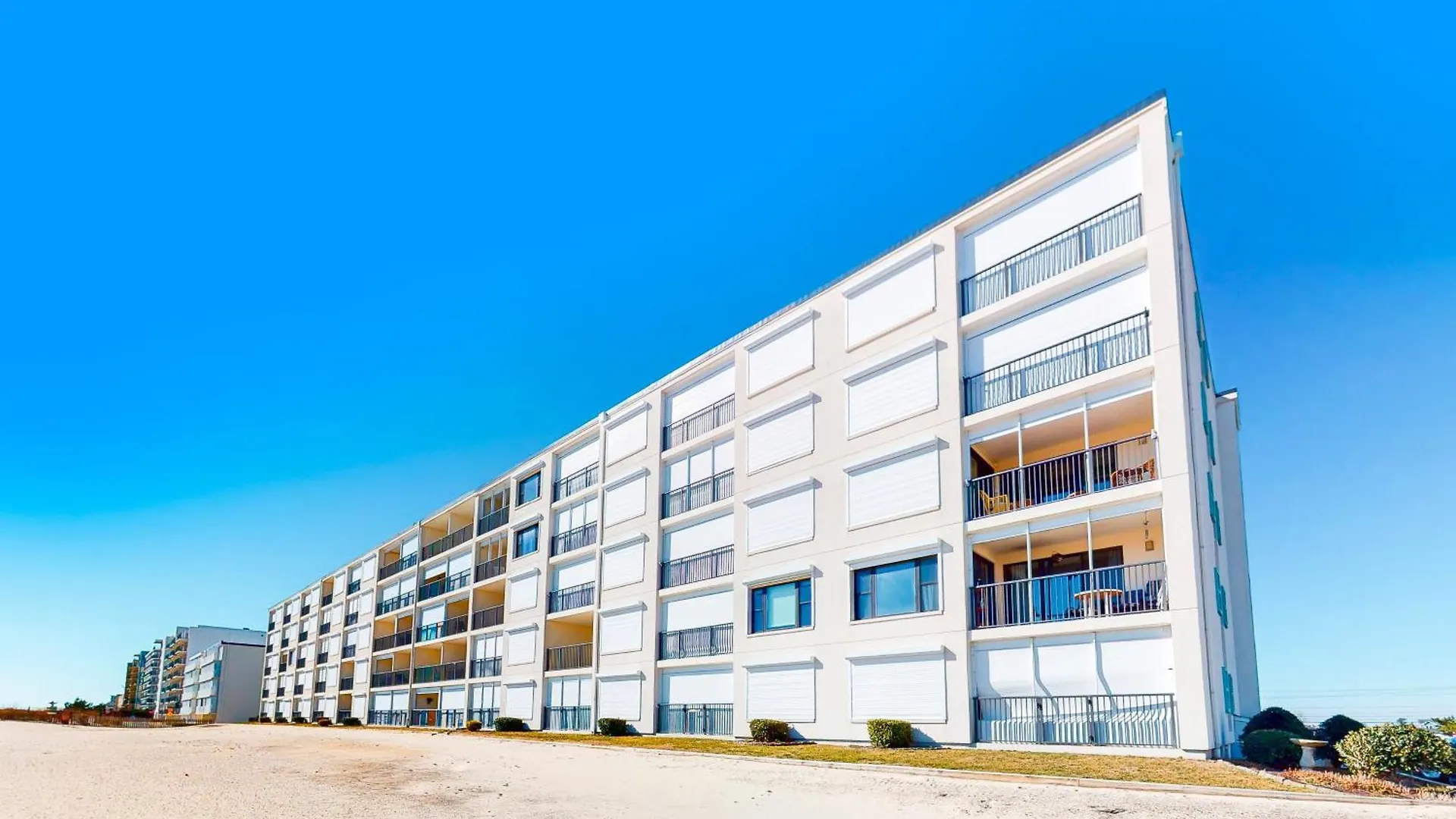 Breakaway East 512 Apartment