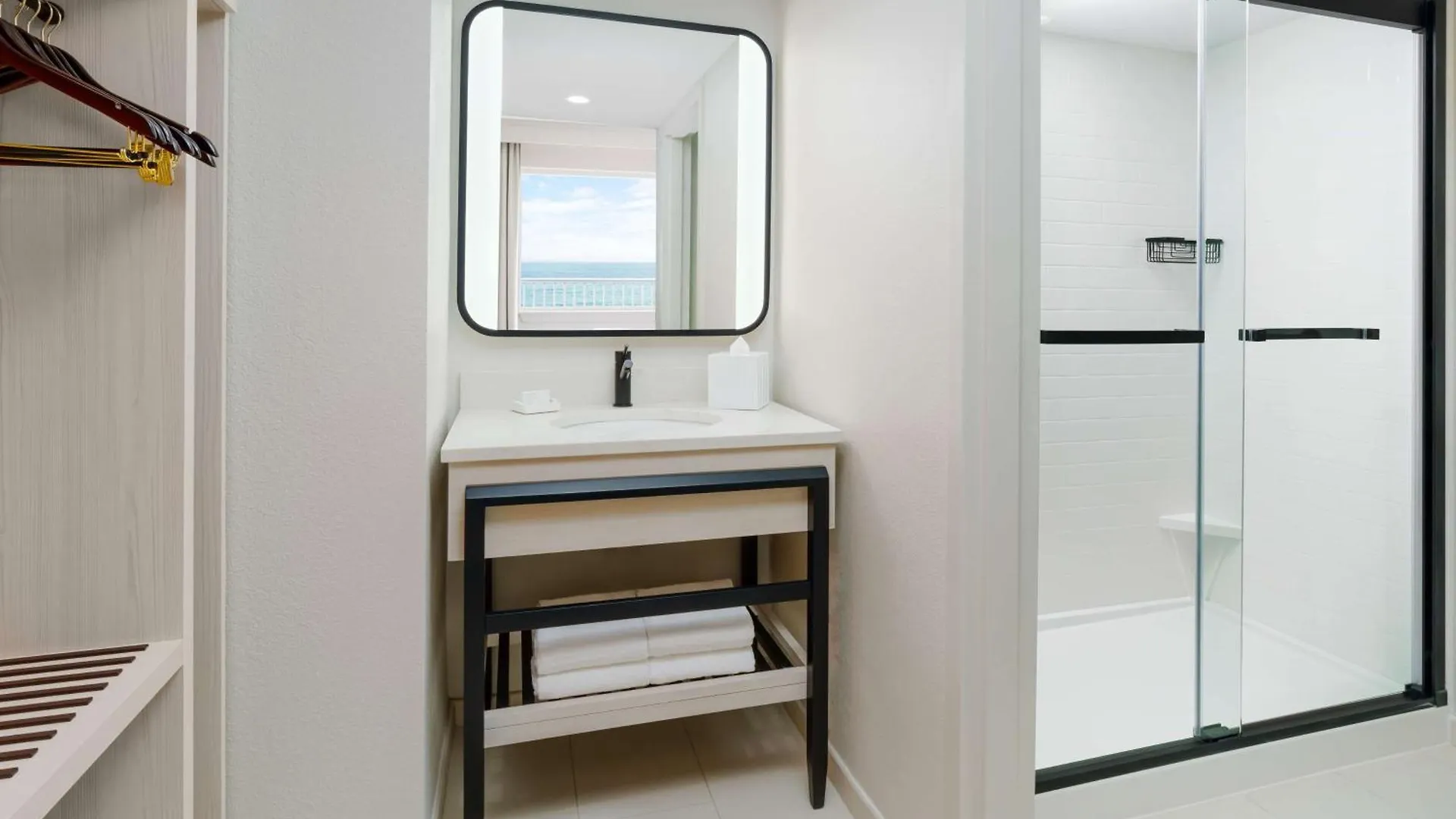Hotel Hilton Garden Ocean Oceanfront 3*