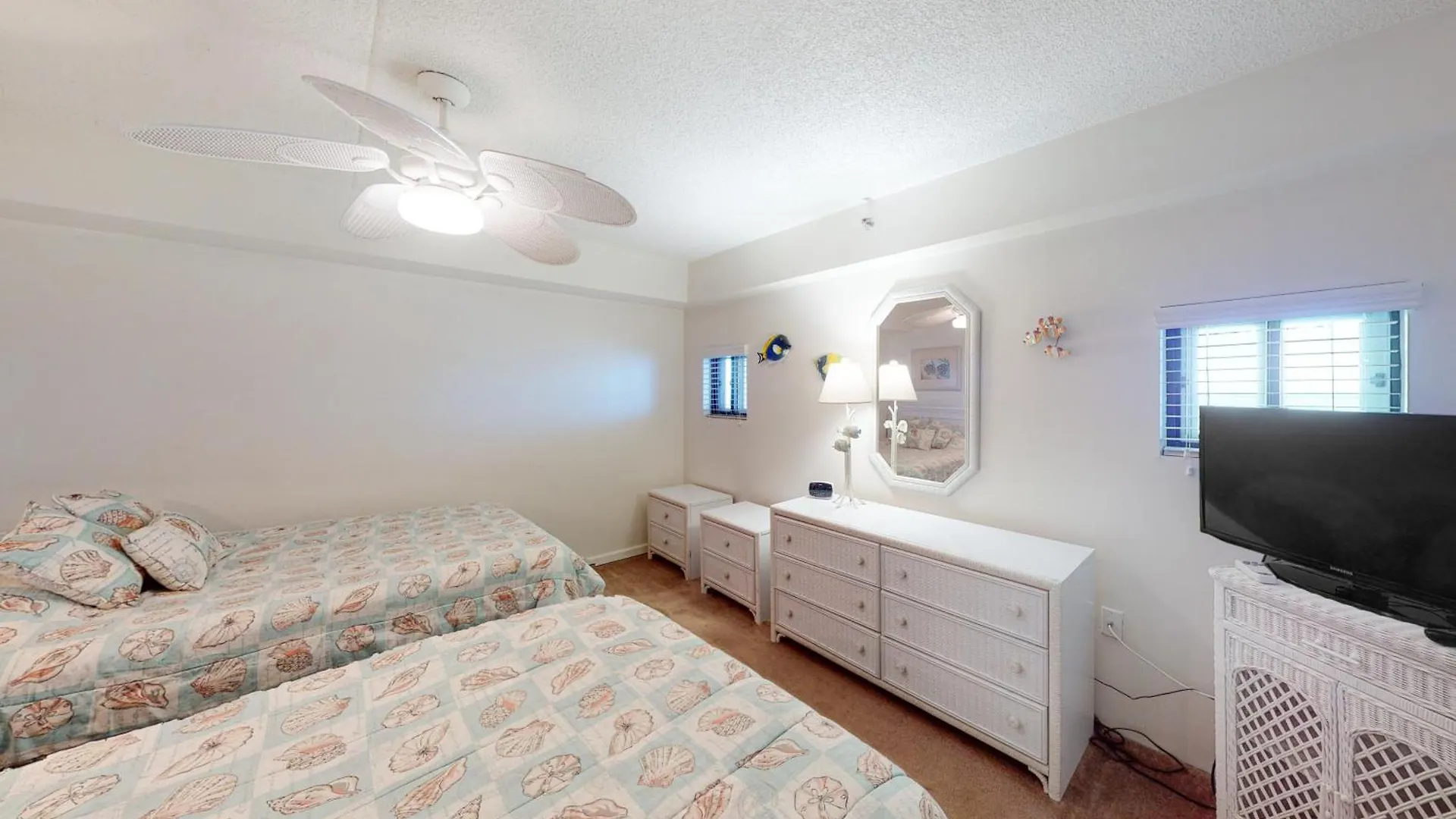 Apartment Carousel 2207