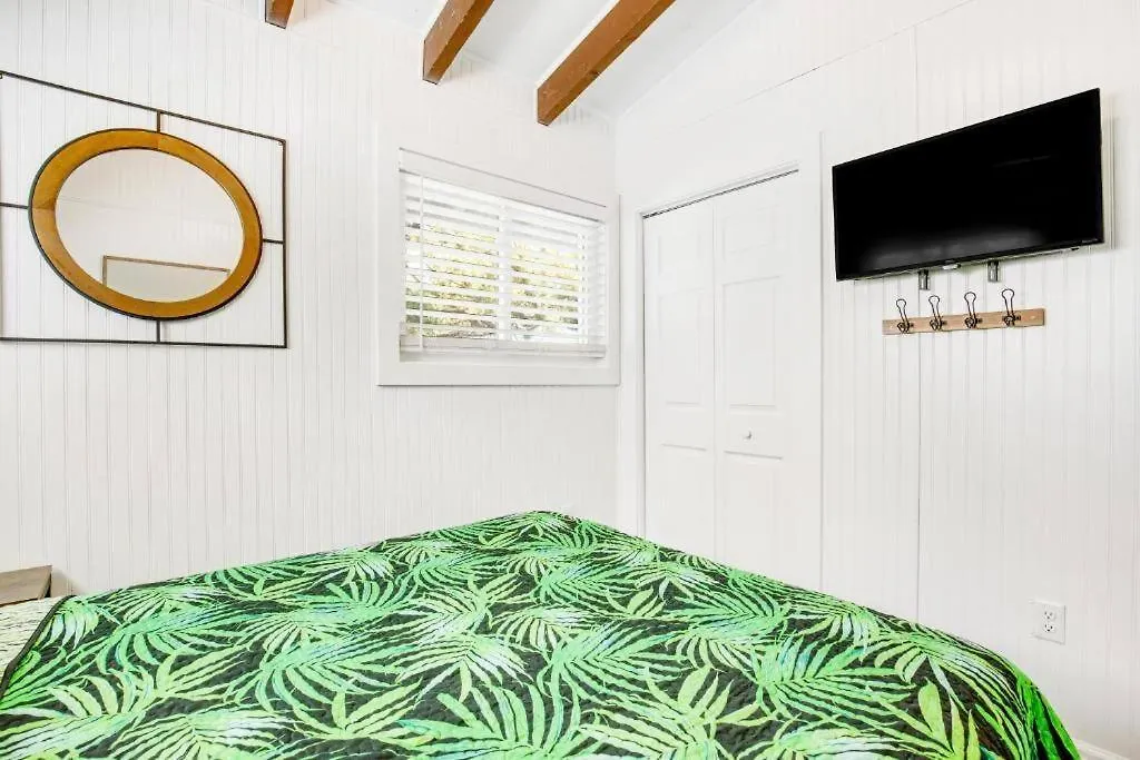 Holiday home The Blue Crush - 3br Beachfront Family Retreat