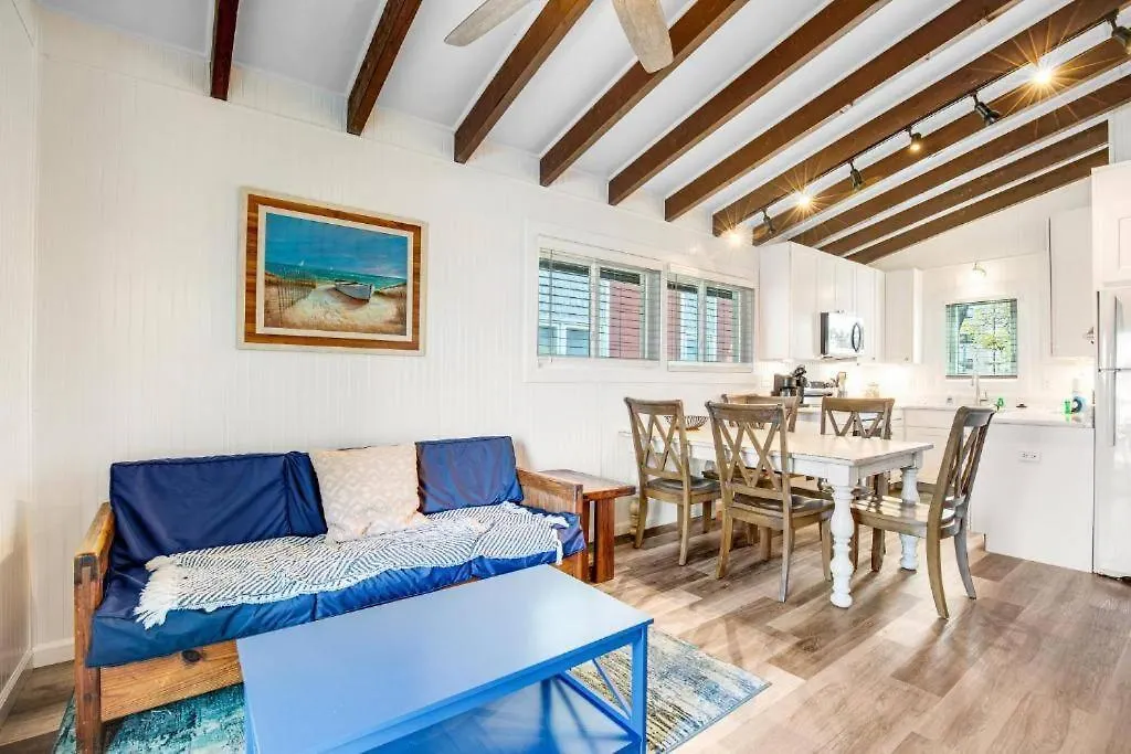 Holiday home The Blue Crush - 3br Beachfront Family Retreat *