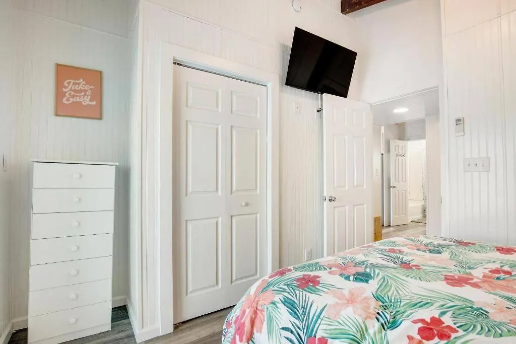 The Blue Crush - 3br Beachfront Family Retreat Holiday home Ocean City