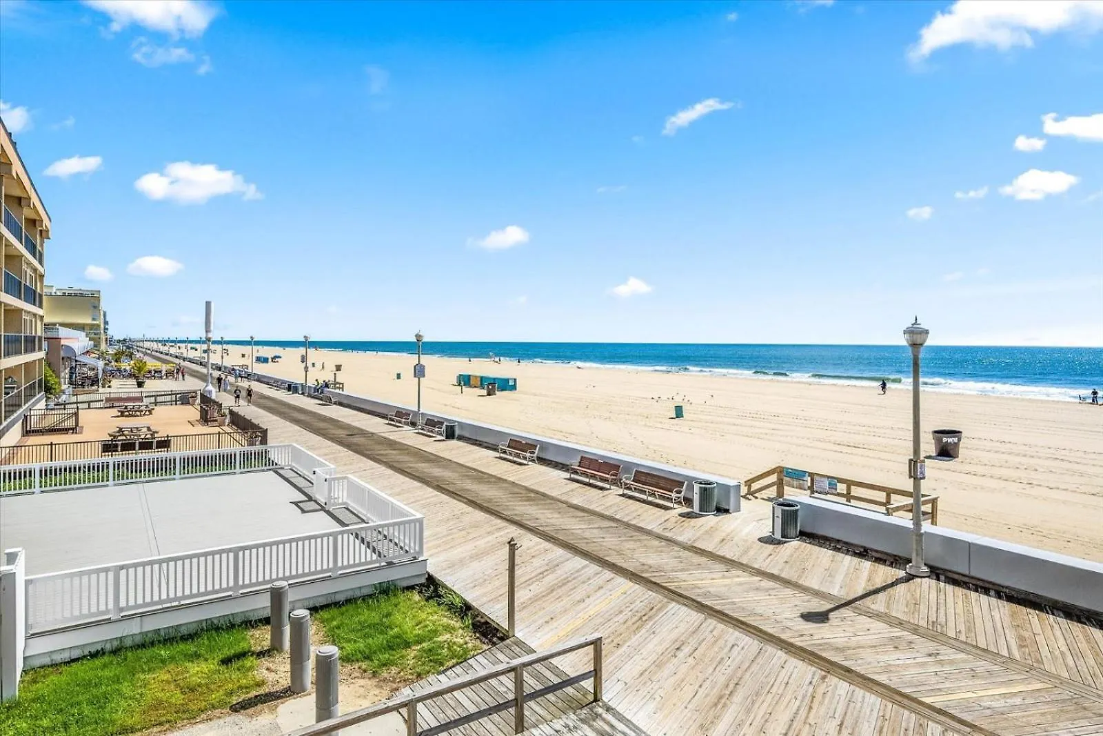 Отель Eden Roc Ocean Front